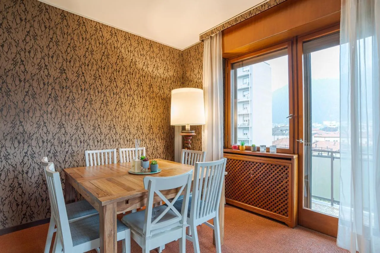 Como Apt W/ Balcony - 700 M From Borghi Station Apartment