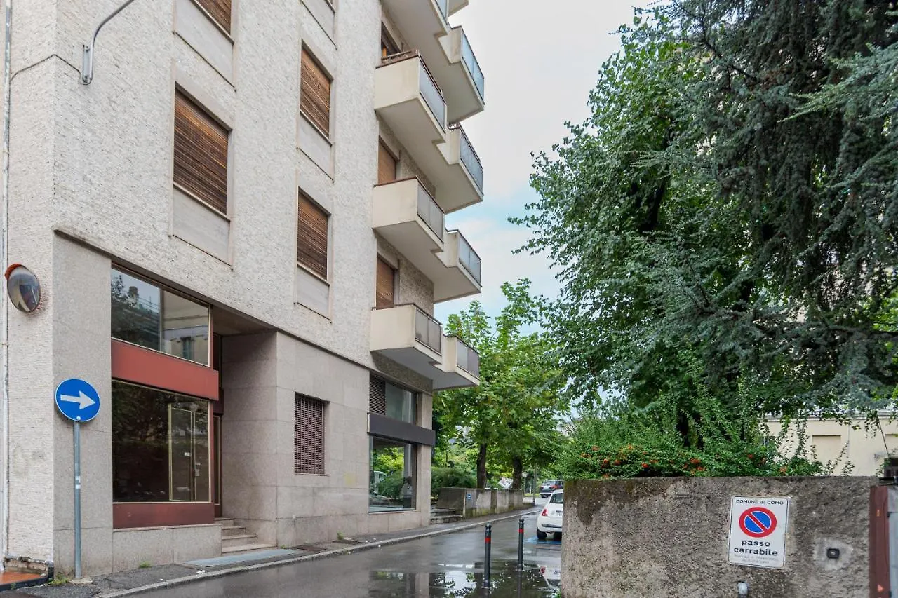 Como Apt W/ Balcony - 700 M From Borghi Station Apartment